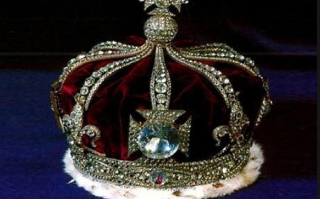 Hearing the price of Queen Elizabeth's crown you'll be shocked