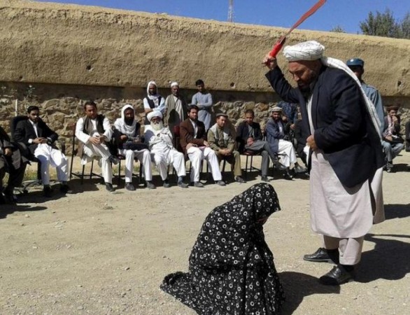 Taliban militants lash out at Afghan woman, Video Viral