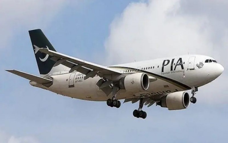 अफ़ग़ानिस्तान में 'आतंक राज' के बाद काबुल में लैंड हुआ पहला यात्री विमान