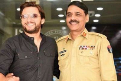 Shahid Afridi will be Pakistan's next PM! People say he will sell Pakistan