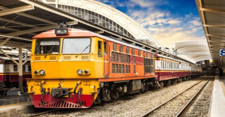 7 साल बाद नेपाल में फिर शुरू होगी रेल सेवा, भारत से जनकपुर पहुंचे रेलों के दो सेट