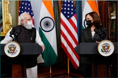 PM Modi met Kamala Harris, invited her to visit India