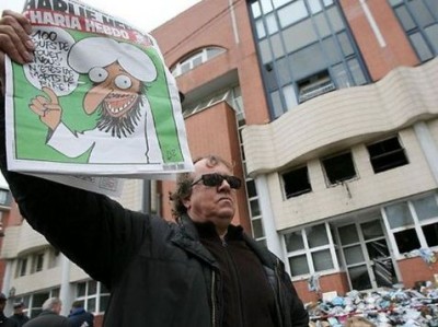 पैगम्बर मोहम्मद का कार्टून छापने वाली 'शार्ली एब्दो' के कार्यालय के पास बड़ा हमला