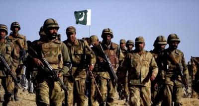 Suicide bomber attacks Pakistan Army convoy, 21 soldiers injured