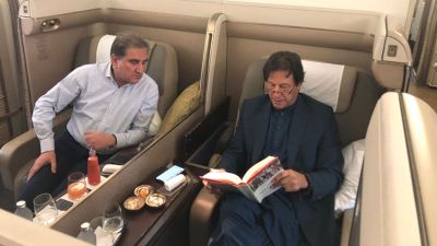 इमरान खान का विमान फिर हुआ ख़राब, आम यात्री की तरह पहुंचे पाकिस्तान