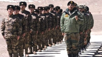 भारत के लिए नई परेशानी खड़ी कर सकता है चीन, नए हथियार पर कर रहा काम