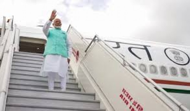 PM Modi welcomed in Poland in a loud way