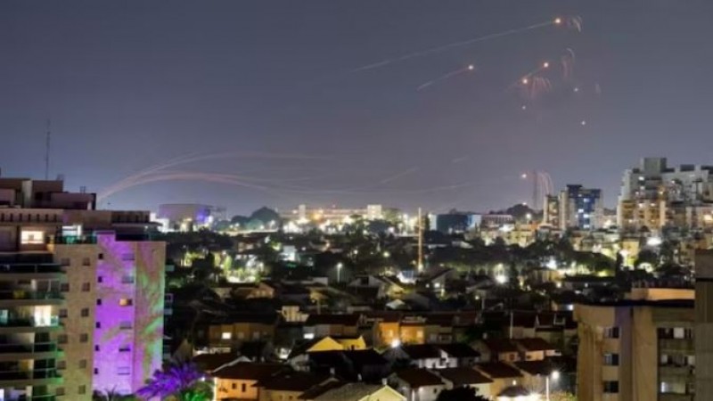 हमास ने इजराइल पर फिर दागे 20 रॉकेट, यहूदी देश की जवाबी कार्रवाई में गाज़ा में 35 की मौत