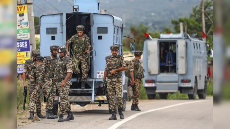 बांग्लादेश से तनाव के बीच BSF ने सीमावर्ती गांवों में शुरू किया विशेष अभियान