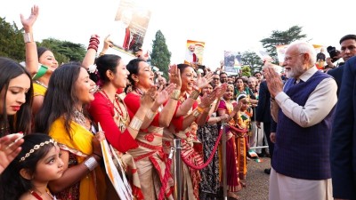 दो दिन की यात्रा पर लंदन पहुंचे प्रधानमंत्री मोदी, कई व्यापार समझौते पर होंगे हस्ताक्षर
