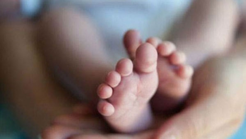 A man in Maharashtra kills 20-month-old daughter over Rs 5