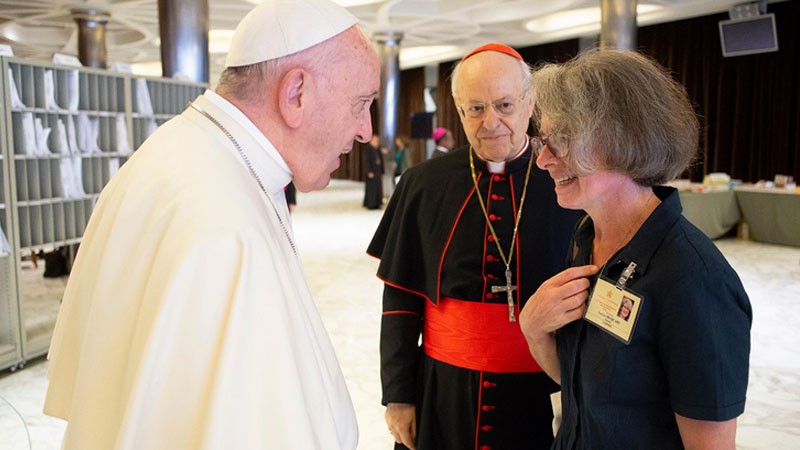 पोप फ़्रांसिस ने पहली महिला को वरिष्ठ धर्मसभा पद पर किया नियुक्त