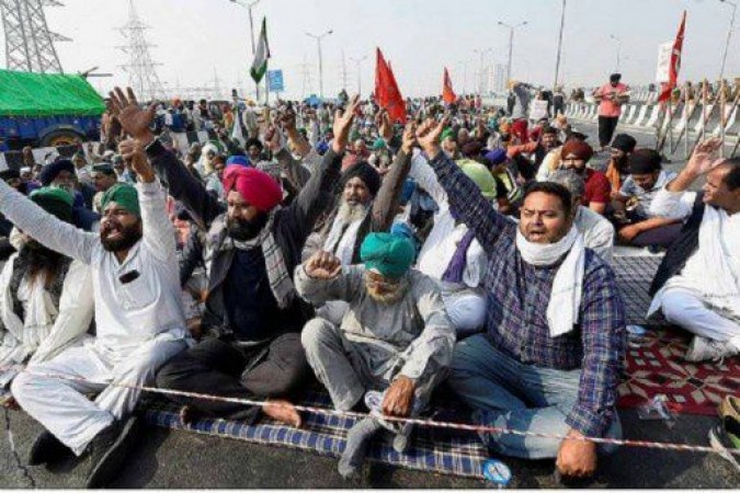 किसान आंदोलन: किसानों का चक्का जाम शुरू, दिल्ली की सभी बॉर्डर पर सख्त पहरा