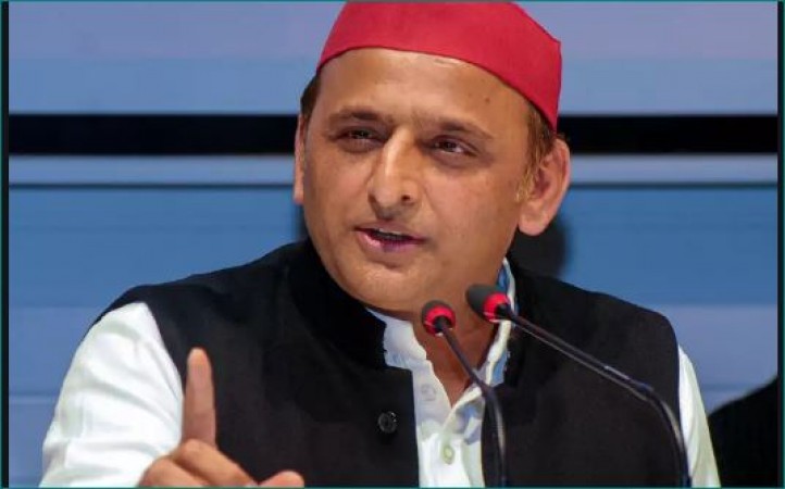 Akhilesh targets BJP 'party attempts to get own people from backdoor'