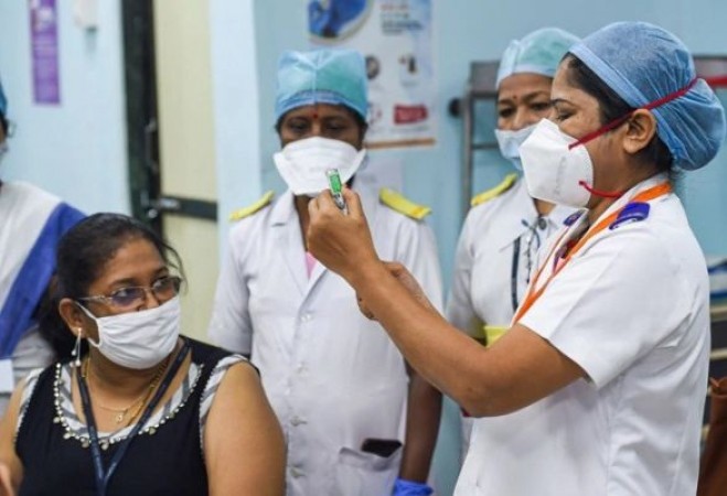 मुंबई में फिर से आउट ऑफ स्टॉक हुई कोरोना वैक्सीन! रोका गया 45 साल से ज्यादा उम्र के लोगों का वैक्सीनेशन