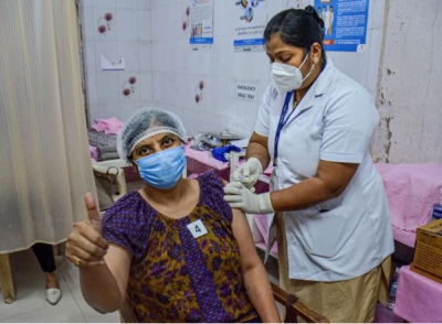 पुरुषों के मुकाबले महिला टीकाकरण में हुई अव्वल, भारत को बनाया टीकाकरण के मामले में विश्व का तीसरा देश
