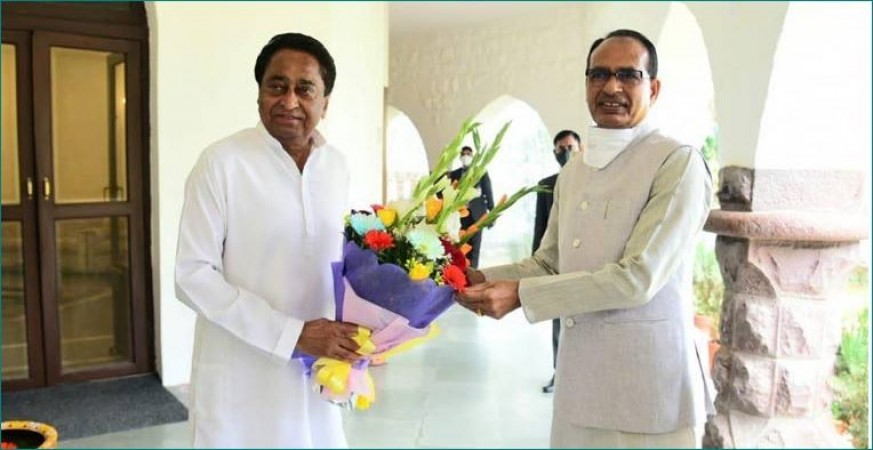 Congress leader Kamal Nath meets CM Shivraj Singh Chouhan