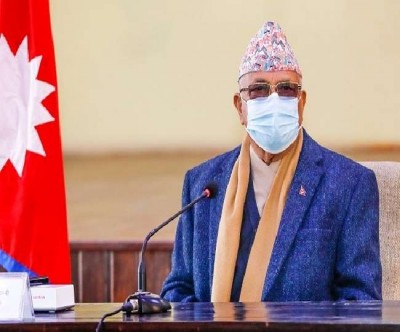 नेपाल में तेजी से जारी है राजनितिक संकट, चुनाव आयोग से मिले केपी शर्मा